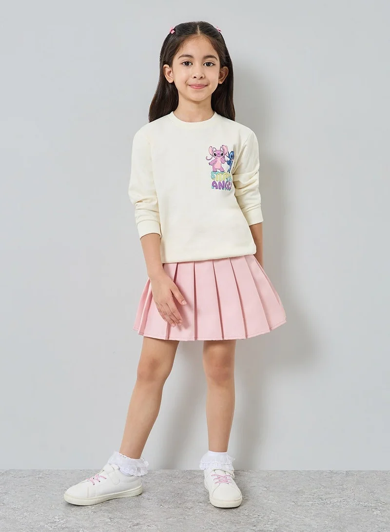 ستايلي سويت شيرت قطني بطبعة جرافيك ليلو آند ستيتش